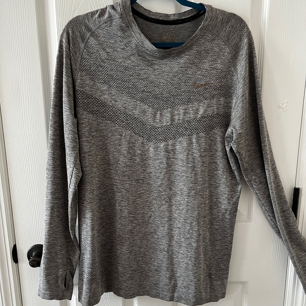 Nike Mens long sleeve shirt